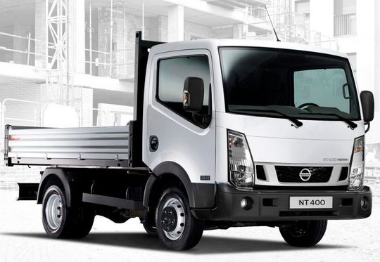 Den Nissan NT400 gibt es jetzt erstmals als Zweisitzer, was seine Nutzlast erhöht. Den Nissan NT400 gibt es jetzt erstmals als Zweisitzer, was seine Nutzlast erhöht.