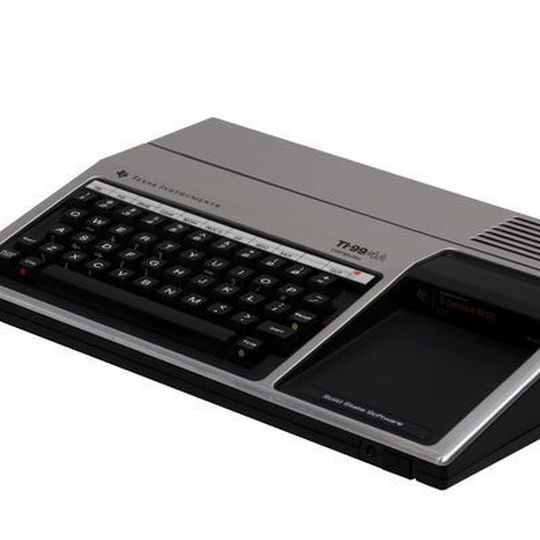 Mit einem der weltweit ersten 16-Bit-Prozessoren und 16 Kilobyte Hauptspeicher erblickte der TI-99/4A im Jahr 1981 das Licht der Computer-Welt. Mit einem der weltweit ersten 16-Bit-Prozessoren und 16 Kilobyte Hauptspeicher erblickte der TI-99/4A im Jahr 1981 das Licht der Computer-Welt.