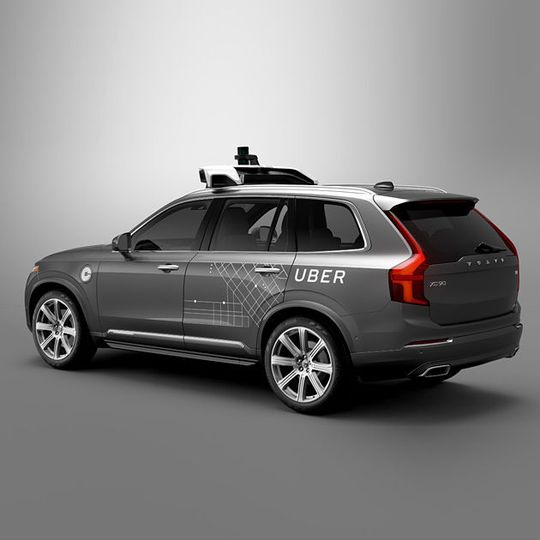 Volvo und Uber kooperieren. Beide Unternehmen wollen selbstfahrende Autos entwickeln. Volvo und Uber kooperieren. Beide Unternehmen wollen selbstfahrende Autos entwickeln.