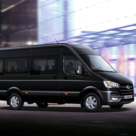 Den Hyundai H350 gibt es künftig auch als Bus. Den Hyundai H350 gibt es künftig auch als Bus.