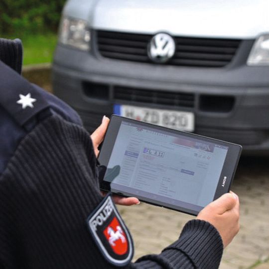 Sicherer Zugriff auf Fahndungsdaten Sicherer Zugriff auf Fahndungsdaten