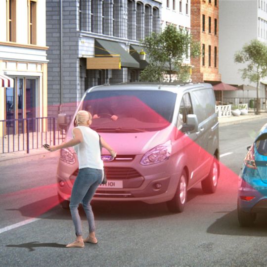 Der Notbremsassistent kostet Transit-Kunden 1.200 Euro netto.