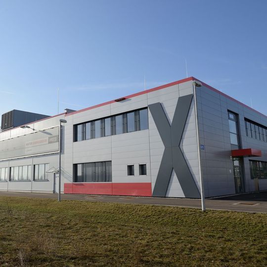 Am Standort Bitterfeld produziert Lanxess seit fünf Jahren Umkehrosmose-Membranelemente der Marke Lewabrane für den weltweiten Markt. Am Standort Bitterfeld produziert Lanxess seit fünf Jahren Umkehrosmose-Membranelemente der Marke Lewabrane für den weltweiten Markt.