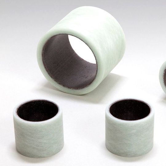 Für Maschinenbauer mit Leichtbau-Ambitionen und Hersteller in der Hydrotechnik hat Oiles wartungsfreie Composite-Gleitlager im Programm wie beispielsweise die Produkte der Reihe Oiles Fiberflon, die aus einem Phenolharz-Glasfaserverbund bestehen. Für Maschinenbauer mit Leichtbau-Ambitionen und Hersteller in der Hydrotechnik hat Oiles wartungsfreie Composite-Gleitlager im Programm wie beispielsweise die Produkte der Reihe Oiles Fiberflon, die aus einem Phenolharz-Glasfaserverbund bestehen.