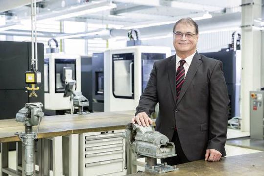 „Wir gehen davon aus, dass die deutsche Präzisionswerkzeuge-Industrie ihre Produktion insgesamt um rund 4 % steigern wird“, verkündete Lothar Horn, Vorsitzender des Fachverbands Präzisionswerkzeuge. „Wir gehen davon aus, dass die deutsche Präzisionswerkzeuge-Industrie ihre Produktion insgesamt um rund 4 % steigern wird“, verkündete Lothar Horn, Vorsitzender des Fachverbands Präzisionswerkzeuge.