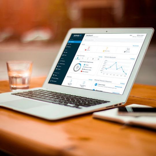 Sophos E-Mail wird über Sophos Central verwaltet. Das Dashboard ermöglicht es, die Einstellungen schnell und übersichtlich zu konfigurieren und zu steuern. Sophos E-Mail wird über Sophos Central verwaltet. Das Dashboard ermöglicht es, die Einstellungen schnell und übersichtlich zu konfigurieren und zu steuern.