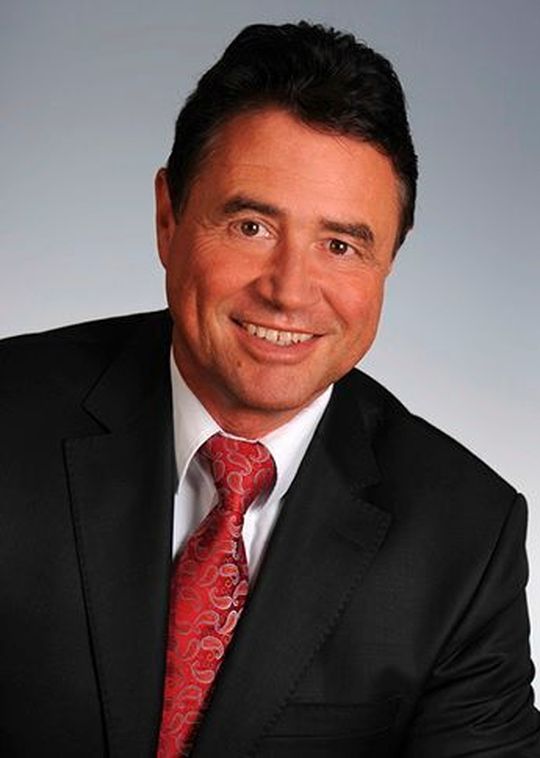 Norbert Renz est depuis 2001 le directeur de l'entreprise Bosch Rexroth Suisse SA. Norbert Renz est depuis 2001 le directeur de l'entreprise Bosch Rexroth Suisse SA.