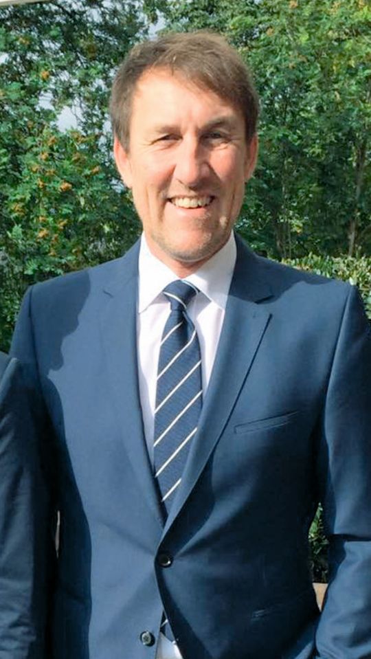 Dipl.-Wi.Jur. Jörg Schröder: „Verlässlichkeit und profundes Fachwissen machen einen guten Maschinenhändler aus.“ Dipl.-Wi.Jur. Jörg Schröder: „Verlässlichkeit und profundes Fachwissen machen einen guten Maschinenhändler aus.“