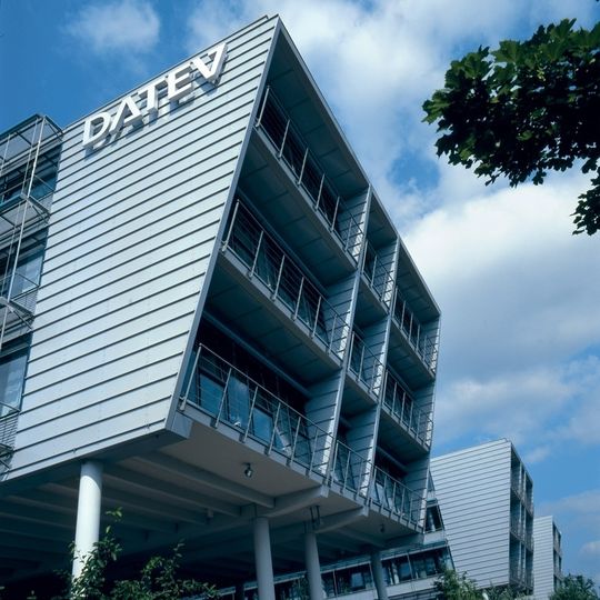 Im jüngsten Datev-Gebäudekomplex in Nürnberg arbeiten rund 1.200 Mitarbeiter. Im jüngsten Datev-Gebäudekomplex in Nürnberg arbeiten rund 1.200 Mitarbeiter.