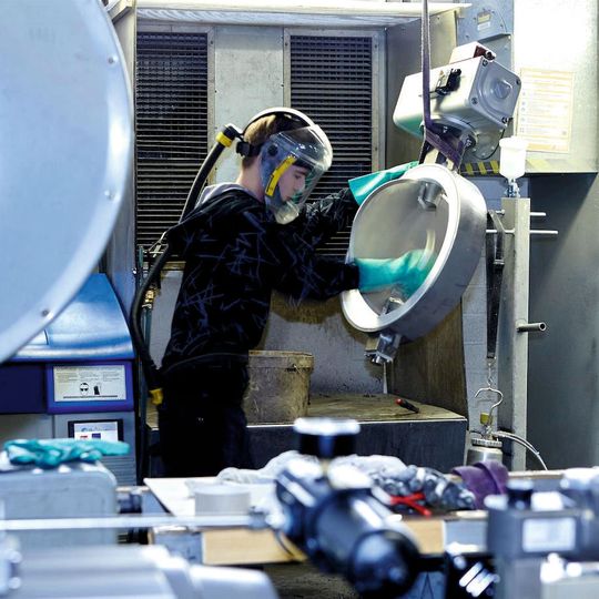 Die APS-Klappen (Air-Pressure-Sealing) erreichen trotz ihrer schonenden Funktionsweise eine konstante, zuverlässige Druckdichtheit, sogar bei leichten Verschleißerscheinungen. Die APS-Klappen (Air-Pressure-Sealing) erreichen trotz ihrer schonenden Funktionsweise eine konstante, zuverlässige Druckdichtheit, sogar bei leichten Verschleißerscheinungen.