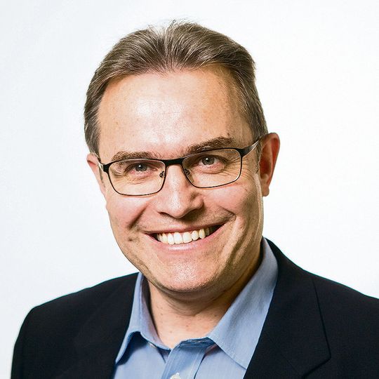 «Wir bauen Faktoren wie Innovationskraft, Kosteneffizienz, Zusatznutzen, hohe Verfügbarkeit sowie Kunden- und Servicenähe weiter aus.» «Wir bauen Faktoren wie Innovationskraft, Kosteneffizienz, Zusatznutzen, hohe Verfügbarkeit sowie Kunden- und Servicenähe weiter aus.»