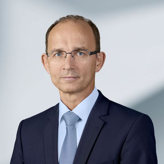 Dr. Frank Rabe leitet ab Oktober den Geschäftsbereich Instrumentation & Driver HMI bei Continental. Dr. Frank Rabe leitet ab Oktober den Geschäftsbereich Instrumentation & Driver HMI bei Continental.