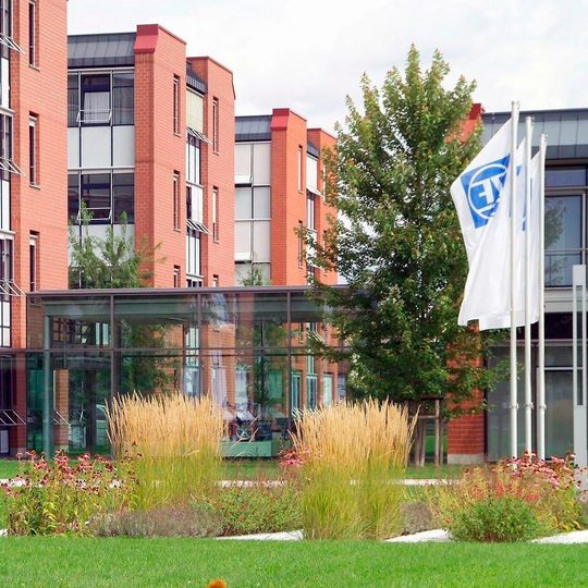 An dem Softwareunternehmen DoubleSlash beteiligt sich ZF mit 40 Prozent. An dem Softwareunternehmen DoubleSlash beteiligt sich ZF mit 40 Prozent.