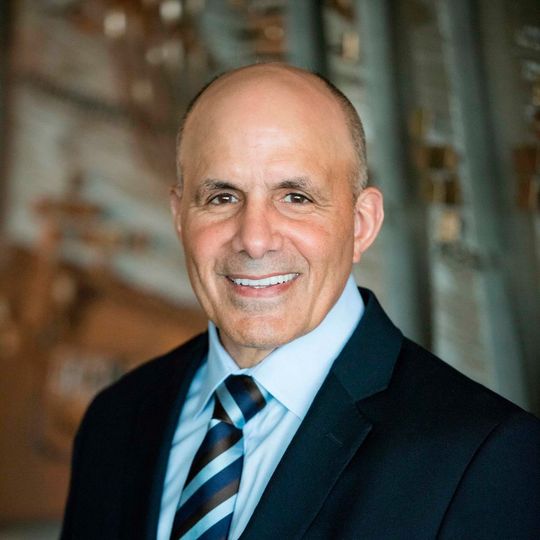 William („Bill“) Amelio: Vom Interim zum permanenten CEO bei Avnet William („Bill“) Amelio: Vom Interim zum permanenten CEO bei Avnet