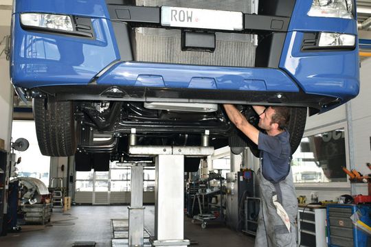 Da wackelt nichts: Die quadratischen Stempel der Omni-Lift sorgen für die nötige Stabilität. Da wackelt nichts: Die quadratischen Stempel der Omni-Lift sorgen für die nötige Stabilität.