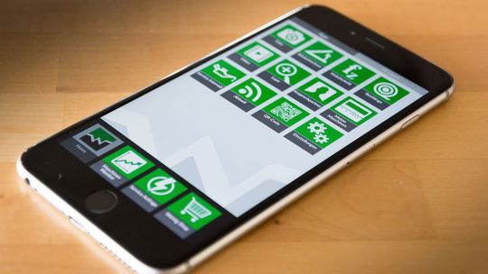 Die Weinig Service App soll die Produktionen in der Holzbearbeitungsbranche schlauer machen. Das Unternehmen Weinig hat Tools für den Alltag, das Maschinenmonitoring, sowie Servicefunktionen in einer App Suite zusammengefasst. Die Weinig Service App soll die Produktionen in der Holzbearbeitungsbranche schlauer machen. Das Unternehmen Weinig hat Tools für den Alltag, das Maschinenmonitoring, sowie Servicefunktionen in einer App Suite zusammengefasst.