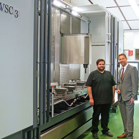 Geschäftsführer Timo Zindel (links) und Thomas Benz von der Benz LT, die als Vertretung der AXA Entwicklungs- und Maschinenbau GmbH fungiert. Geschäftsführer Timo Zindel (links) und Thomas Benz von der Benz LT, die als Vertretung der AXA Entwicklungs- und Maschinenbau GmbH fungiert.