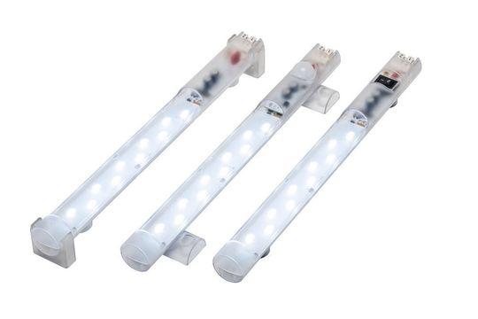 Tageslichtfarben und blendfrei, das sind wichtige Eigenschaften einer LED-Leuchte für den Einsatz im Schaltschrank. Tageslichtfarben und blendfrei, das sind wichtige Eigenschaften einer LED-Leuchte für den Einsatz im Schaltschrank.