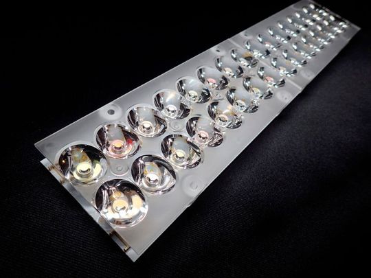 LED-Module mit sonnenähnlichen Farbspektrum für die Qualitätskontrolle. LED-Module mit sonnenähnlichen Farbspektrum für die Qualitätskontrolle.
