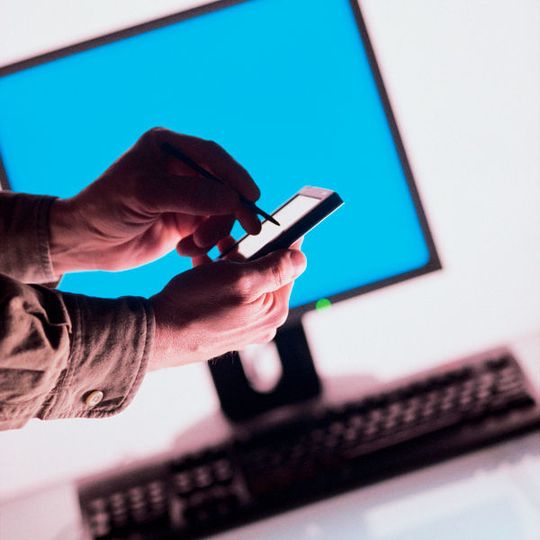 Jeder User darf im Rahmen seiner Lizenz fünf (nahezu) beliebige Geräte mit SEP Cloud schützen. Jeder User darf im Rahmen seiner Lizenz fünf (nahezu) beliebige Geräte mit SEP Cloud schützen.