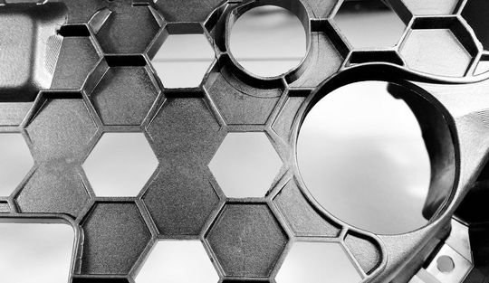 In Kombination mit einer abgestimmten Bauteilauslegung bietet LUVOCOM LW neue Möglichkeiten im Leichtbau. In Kombination mit einer abgestimmten Bauteilauslegung bietet LUVOCOM LW neue Möglichkeiten im Leichtbau.