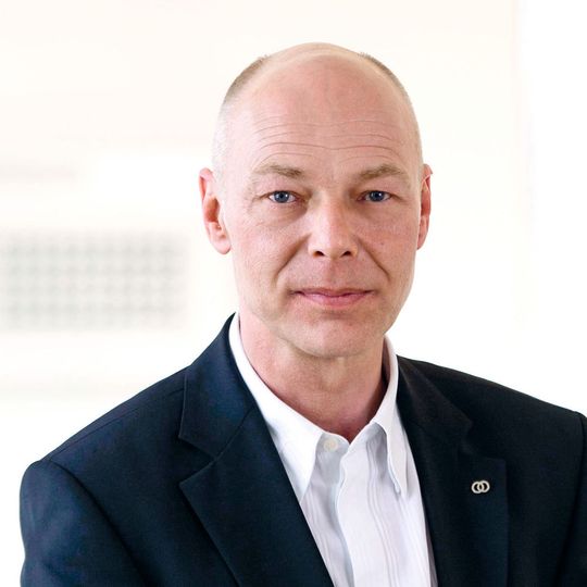 Thomas Schimmer, Leiter Direktgeschäft und strategisches Vertriebsmanagement bei Soennecken, will strukturiert Neukunden und Ausschreibungen gewinnen. Thomas Schimmer, Leiter Direktgeschäft und strategisches Vertriebsmanagement bei Soennecken, will strukturiert Neukunden und Ausschreibungen gewinnen.