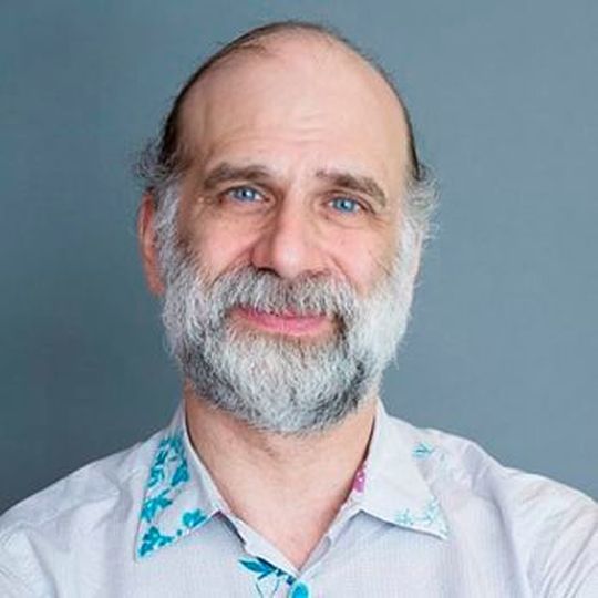 Bruce Schneier: Der Kryptographie-Experte gilt als Security-Guru. Der Autor zahlreicher Fachbücher arbeitet als Chief Technology Officer des IT-Sicherheitsunternehmens Resilient, das zu IBM gehört. Bruce Schneier: Der Kryptographie-Experte gilt als Security-Guru. Der Autor zahlreicher Fachbücher arbeitet als Chief Technology Officer des IT-Sicherheitsunternehmens Resilient, das zu IBM gehört.