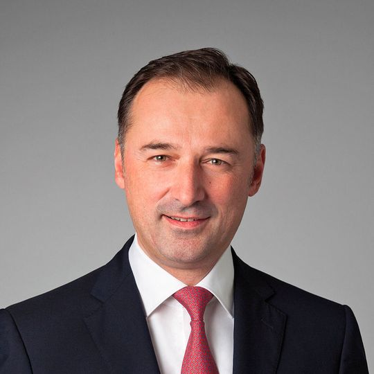 Dr. Frank Hiller geht von Leoni zu Deutz, wo er Vorstandsvorsitzender wird. Dr. Frank Hiller geht von Leoni zu Deutz, wo er Vorstandsvorsitzender wird.