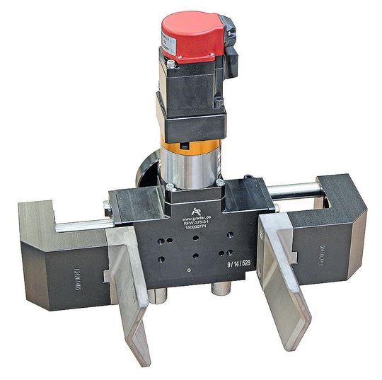 Der Greifer ermöglicht die sichere Handhabung empfindlicher Werkstücken bis 80 kg Gewicht.