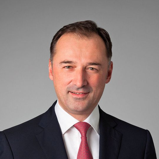Dr. Frank Hiller geht von Leoni zu Deutz, wo er Vorstandsvorsitzender wird. Dr. Frank Hiller geht von Leoni zu Deutz, wo er Vorstandsvorsitzender wird.