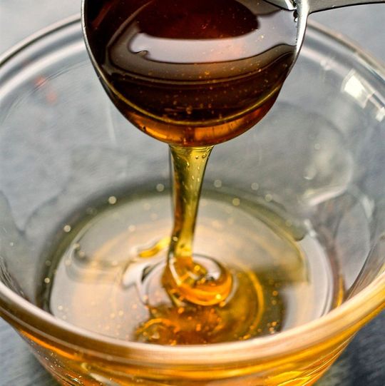 Verunreinigungen in Honig und Tees sind die Hauptaufnahmequellen für Pyrrolizidinalkaloide Verunreinigungen in Honig und Tees sind die Hauptaufnahmequellen für Pyrrolizidinalkaloide