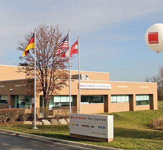 Profiroll Technologies hat sich global breit aufgestellt und bietet jetzt auch Livedemonstrationen von innovativen Verfahren an. Hier das Autanic-Tec-Zentrum in den USA. Profiroll Technologies hat sich global breit aufgestellt und bietet jetzt auch Livedemonstrationen von innovativen Verfahren an. Hier das Autanic-Tec-Zentrum in den USA.