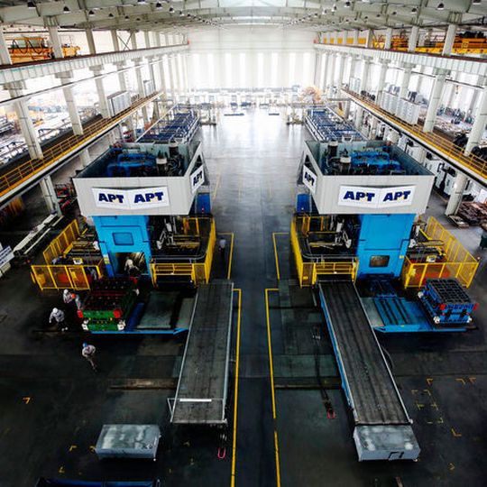 Presshärteanlagen von AP&T sind in einer Reihe von Produktionsanlagen der Firma Yifeng im Einsatz, unter anderem hier in Ningbo. Presshärteanlagen von AP&T sind in einer Reihe von Produktionsanlagen der Firma Yifeng im Einsatz, unter anderem hier in Ningbo.