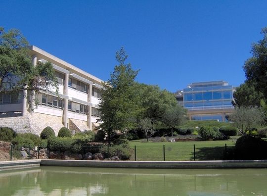 Hewlett-Packard hat das Enterprise Virtual Array (EVA) 4400 im französischen Kompetenzzentrum nahe der Universität in Sophia Antipolis der Öffentlichkeit vorgestellt. Hewlett-Packard hat das Enterprise Virtual Array (EVA) 4400 im französischen Kompetenzzentrum nahe der Universität in Sophia Antipolis der Öffentlichkeit vorgestellt.