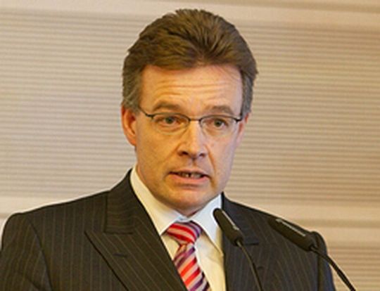 Dr. Klaus Mittelbach wechselt als künftiger Vorsitzender der Geschäftsführung zum ZVEI Dr. Klaus Mittelbach wechselt als künftiger Vorsitzender der Geschäftsführung zum ZVEI