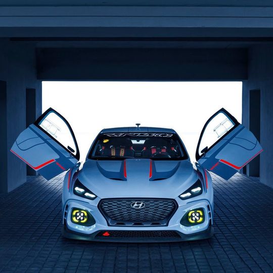 Eine Studie zeigt einen ersten Ausblick auf einen kommenden, jedoch viel zivileren Sportableger des Hyundai i30. Eine Studie zeigt einen ersten Ausblick auf einen kommenden, jedoch viel zivileren Sportableger des Hyundai i30.