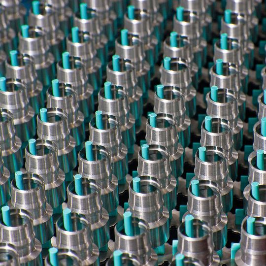 Die Drehrohlinge der Kupplungsteile, gefertigt für den Einsatz in Industriearmaturen. Dank der Optimierung durch ein Walter-Expertenteam erfolgt die Herstellung jetzt effizienter und wirtschaftlicher. Die Drehrohlinge der Kupplungsteile, gefertigt für den Einsatz in Industriearmaturen. Dank der Optimierung durch ein Walter-Expertenteam erfolgt die Herstellung jetzt effizienter und wirtschaftlicher.