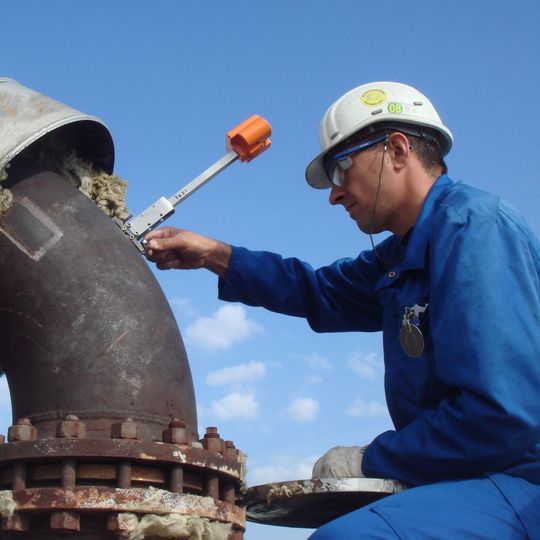 Permasense monitoring systems continuously monitor for metal loss from corrosion or erosion in pipes, pipelines or vessels. Permasense monitoring systems continuously monitor for metal loss from corrosion or erosion in pipes, pipelines or vessels.