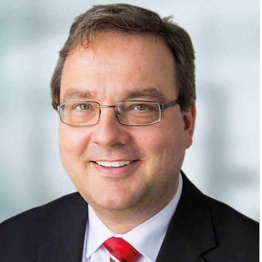 Dr. Martin Rebbert übernimmt die globale Leitung des neu gegründeten Geschäftsbereichs Software und Testing Solutions. Dr. Martin Rebbert übernimmt die globale Leitung des neu gegründeten Geschäftsbereichs Software und Testing Solutions.