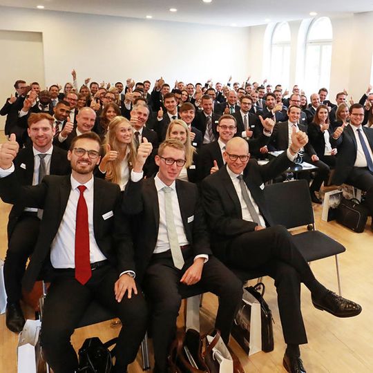 Die Porsche-Tochter MHP hat im Oktober 90 neue Mitarbeiter eingestellt. Die Porsche-Tochter MHP hat im Oktober 90 neue Mitarbeiter eingestellt.