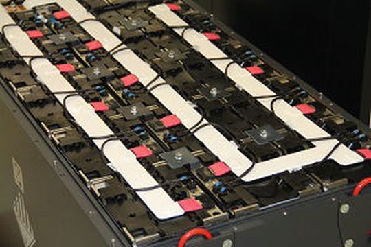 Lithium-Ionen-Akkus: BMZ fertigt Akkus bis 2,2 Tonnen für Gabelstapler Lithium-Ionen-Akkus: BMZ fertigt Akkus bis 2,2 Tonnen für Gabelstapler