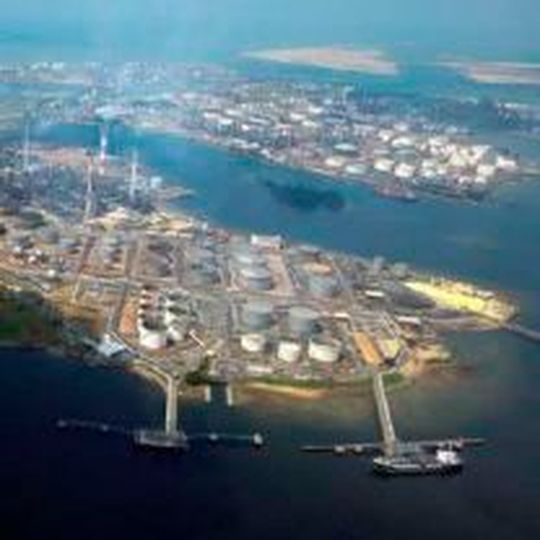Amec Foster Wheeler wins FEED and detailed engineering contract for Singapore refinery Amec Foster Wheeler wins FEED and detailed engineering contract for Singapore refinery
