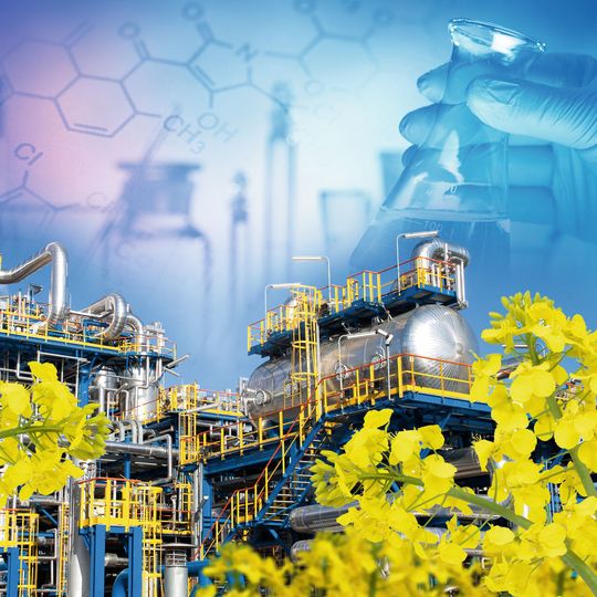 Energiemanager sorgen für den Einklang von Produktion und Ressourcen-Effizienz. Energiemanager sorgen für den Einklang von Produktion und Ressourcen-Effizienz.