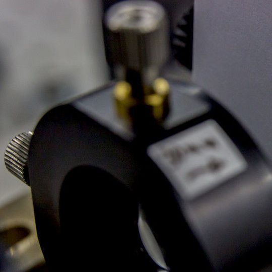 Mit modernster Laserspektroskopie haben Forscher neue Einblicke gewonnen, wie Lösungsmittelmoleküle chemische Reaktionen beeinflussen können. Mit modernster Laserspektroskopie haben Forscher neue Einblicke gewonnen, wie Lösungsmittelmoleküle chemische Reaktionen beeinflussen können.
