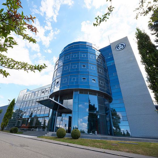 Die Investmentgesellschaft Ardian erwirbt eine Mehrheitsbeteiligung an Weber Automotive. Die Investmentgesellschaft Ardian erwirbt eine Mehrheitsbeteiligung an Weber Automotive.