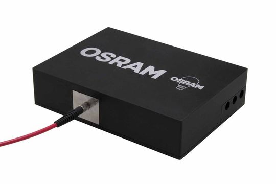 Mit einer Leuchtdichte von 3700 cd/mm2 soll der neue Phaser 500 von Osram im Labor einen Rekord erreichen. Mit einer Leuchtdichte von 3700 cd/mm2 soll der neue Phaser 500 von Osram im Labor einen Rekord erreichen.