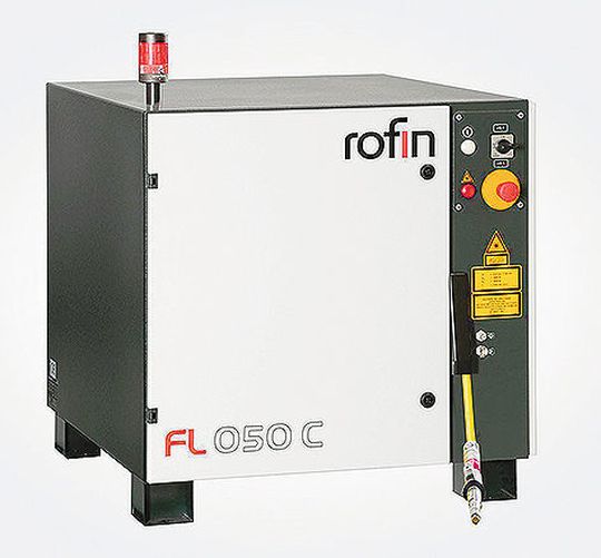 Rofins Beitrag zu einer informationsgeladenen Euroblech 2016 ist unter anderem der aus der Faserlaserfamilie stammende Rofin FL 050 C mit 5 kW Leistung, der sowohl schweißen als auch schneiden kann, und in diesem Metier als leistungsstarker Allrounder gilt. Rofins Beitrag zu einer informationsgeladenen Euroblech 2016 ist unter anderem der aus der Faserlaserfamilie stammende Rofin FL 050 C mit 5 kW Leistung, der sowohl schweißen als auch schneiden kann, und in diesem Metier als leistungsstarker Allrounder gilt.