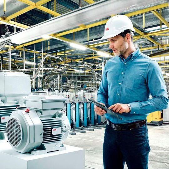 Die erstmals zur Hannover Messe 2016 präsentierte „Smart Sensing“-Lösung von ABB erlaubt die Ferndiagnose (Remote-Condition-Monitoring) von Niederspannungs-Elektromotoren durch das „Internet of Things, Services and People“. Die erstmals zur Hannover Messe 2016 präsentierte „Smart Sensing“-Lösung von ABB erlaubt die Ferndiagnose (Remote-Condition-Monitoring) von Niederspannungs-Elektromotoren durch das „Internet of Things, Services and People“.