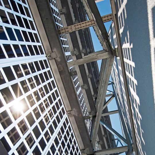 Meyer Burger gewinnt mit dem CSEM-Solarfassaden-Projekt den «Solar Visualised in Europe Award» des europäischen Solar-Branchenverbandes SolarPower Europe Meyer Burger gewinnt mit dem CSEM-Solarfassaden-Projekt den «Solar Visualised in Europe Award» des europäischen Solar-Branchenverbandes SolarPower Europe