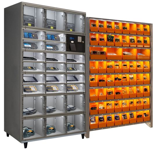 Die automatisierten Ausgabesysteme von Apex erleichtern die Verwaltung von Material und Geräten (Axcess 6100-Serie, links) und verbessern das Kleinteilemanagement (Actylus, rechts).